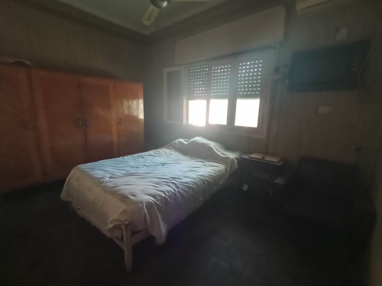 CASA A LA VENTA EN ESQUINA - ZONA JERARQUICOS