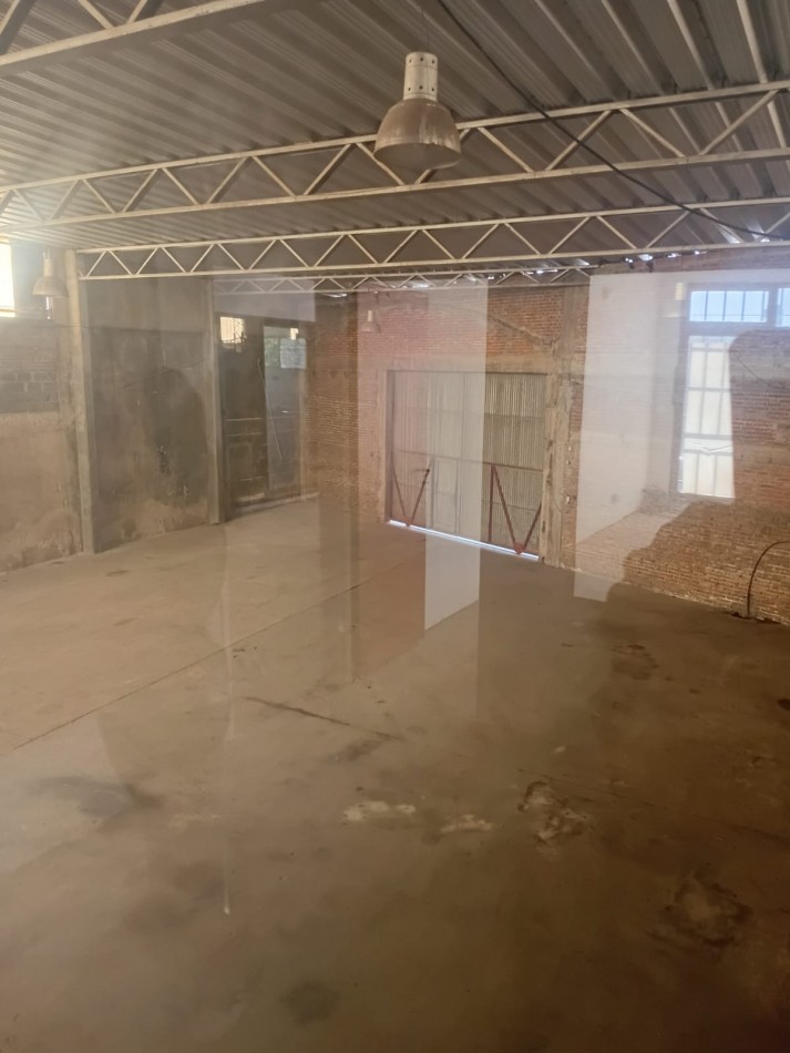 GALPON EN ALQUILER - CORDOBA 2700