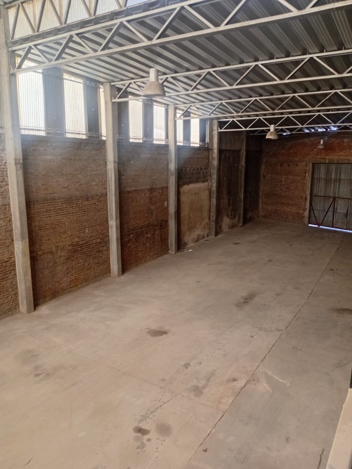 GALPON EN ALQUILER - CORDOBA 2700