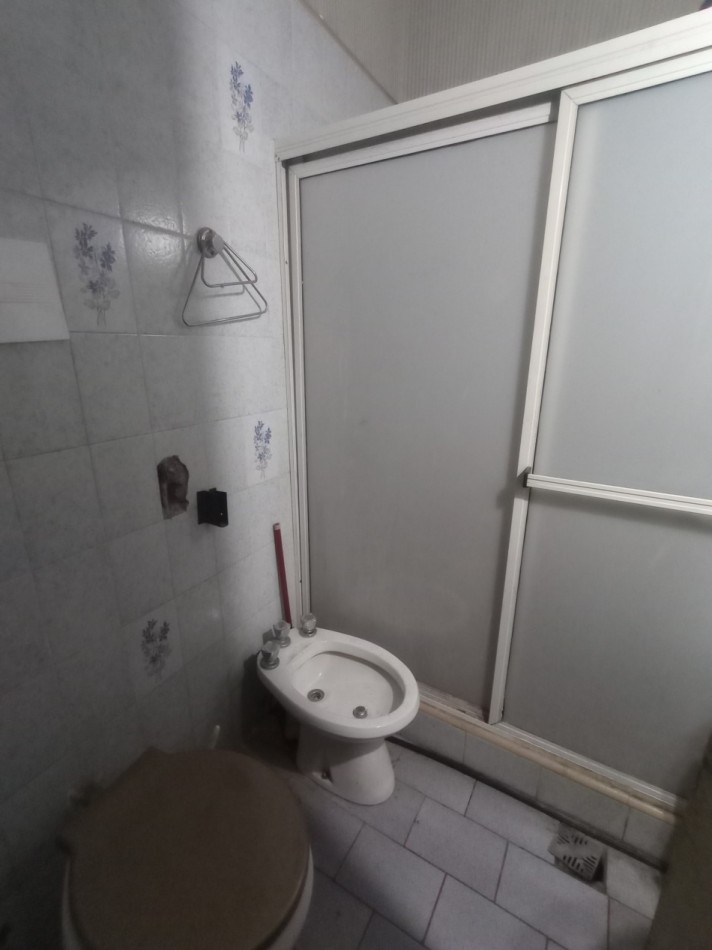 CASA A LA VENTA EN ESQUINA - ZONA JERARQUICOS