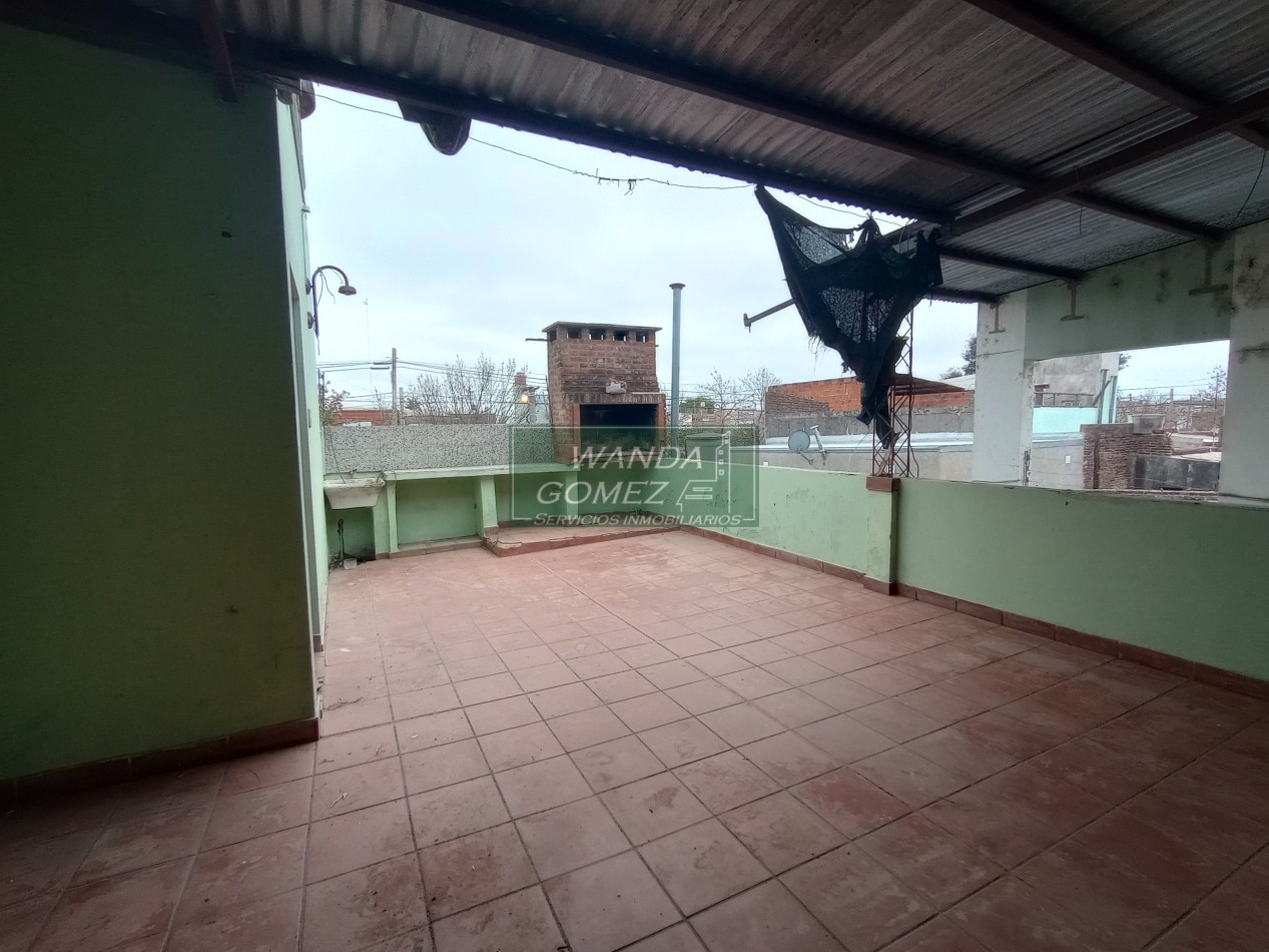 VENTA - CASA 4 DORM, 2 baño, gran terraza.