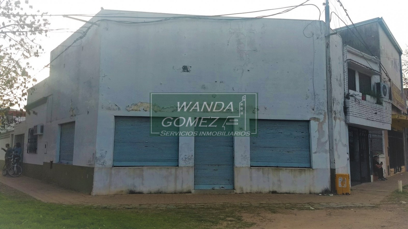 LOCAL COMERCIAL SOBRE AVENIDA EN ALQUILER